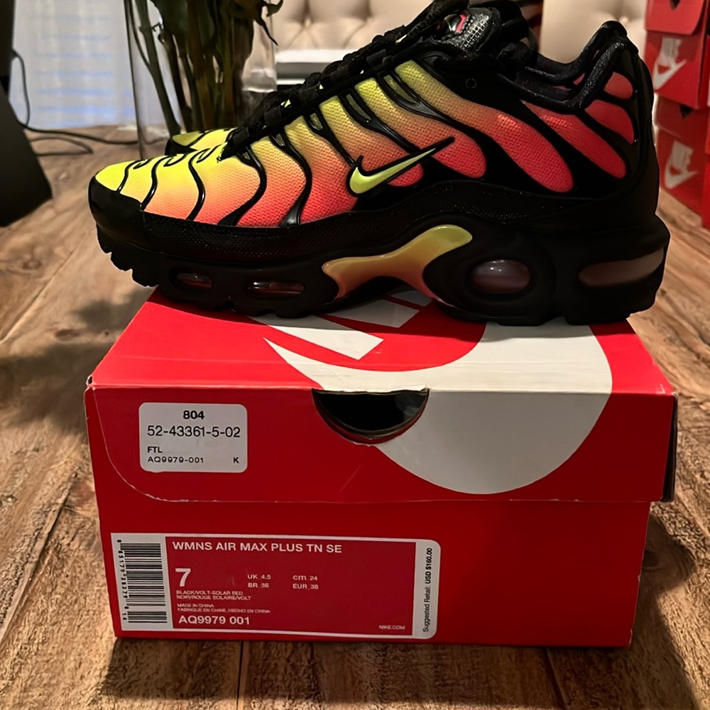WMNS AIR MAX PLUS TN SE